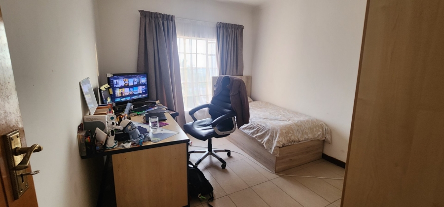 To Let 2 Bedroom Property for Rent in Christoburg Gauteng