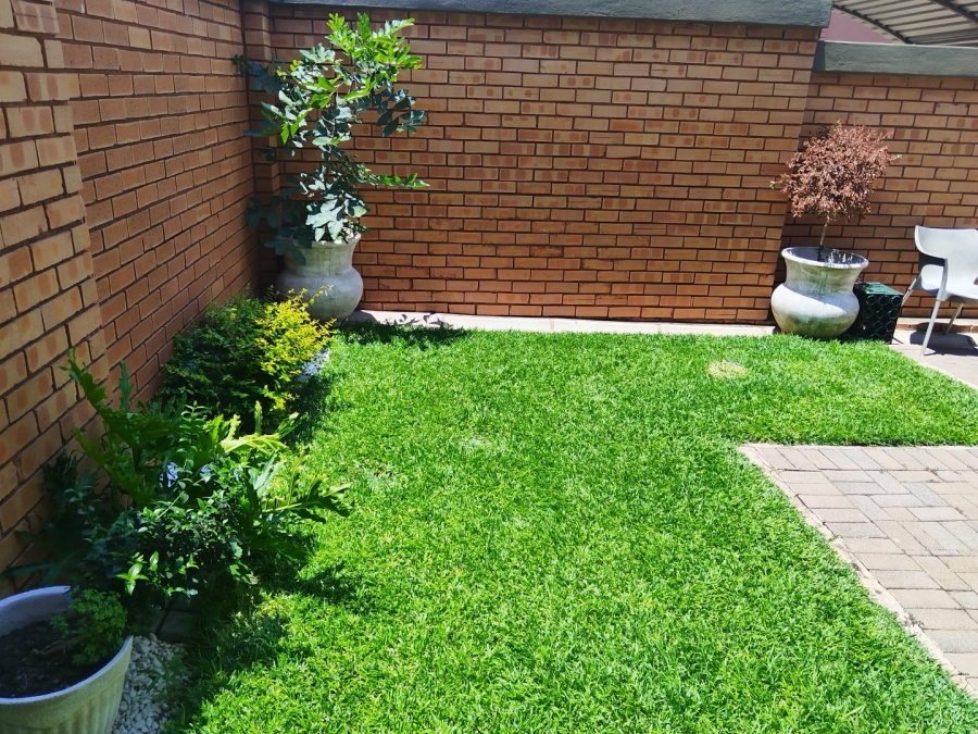 3 Bedroom Property for Sale in Andeon Gauteng