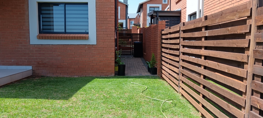 To Let 3 Bedroom Property for Rent in Louwlardia Gauteng