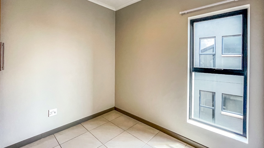 To Let 3 Bedroom Property for Rent in Riversands Gauteng