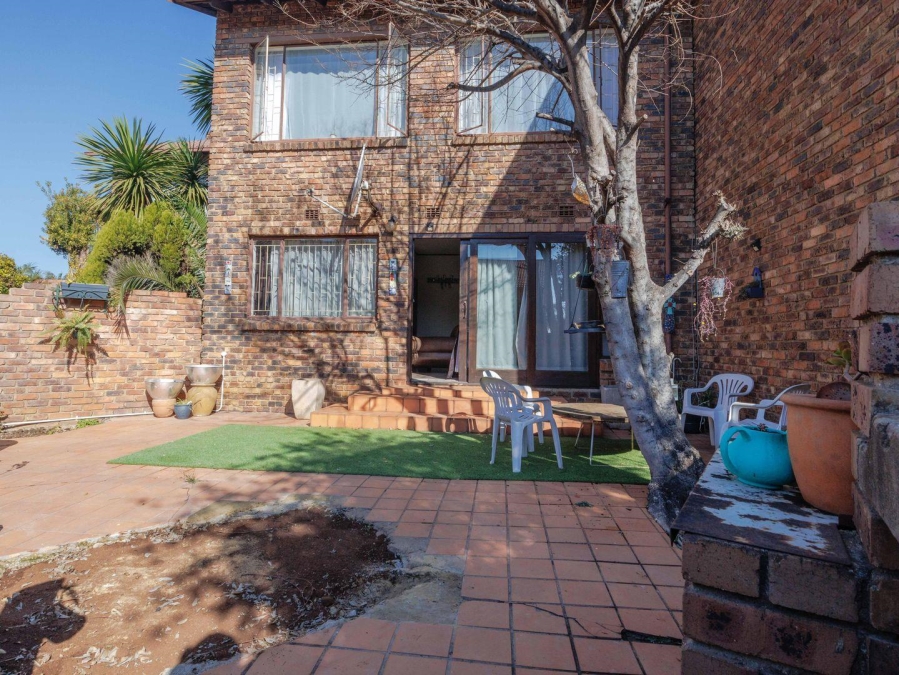 3 Bedroom Property for Sale in Illiondale Gauteng