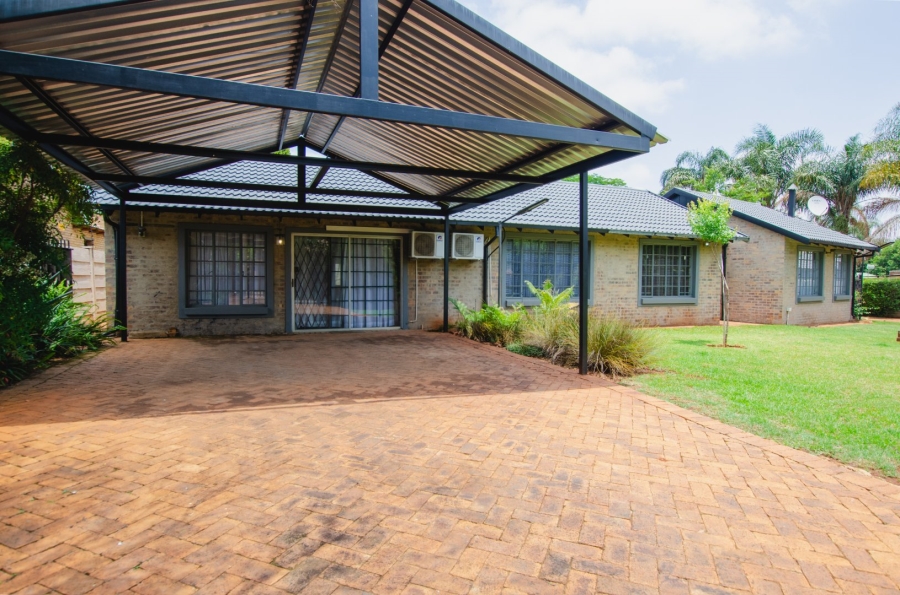 4 Bedroom Property for Sale in Elardus Park Gauteng