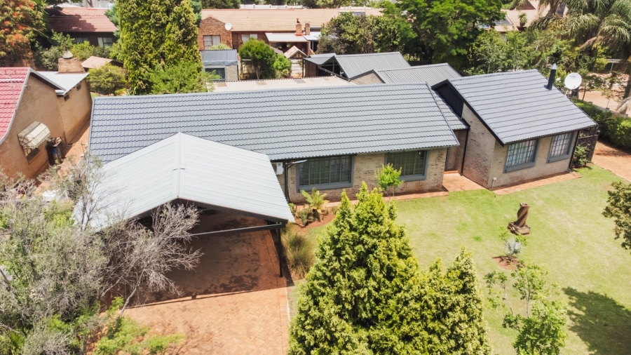 4 Bedroom Property for Sale in Elardus Park Gauteng