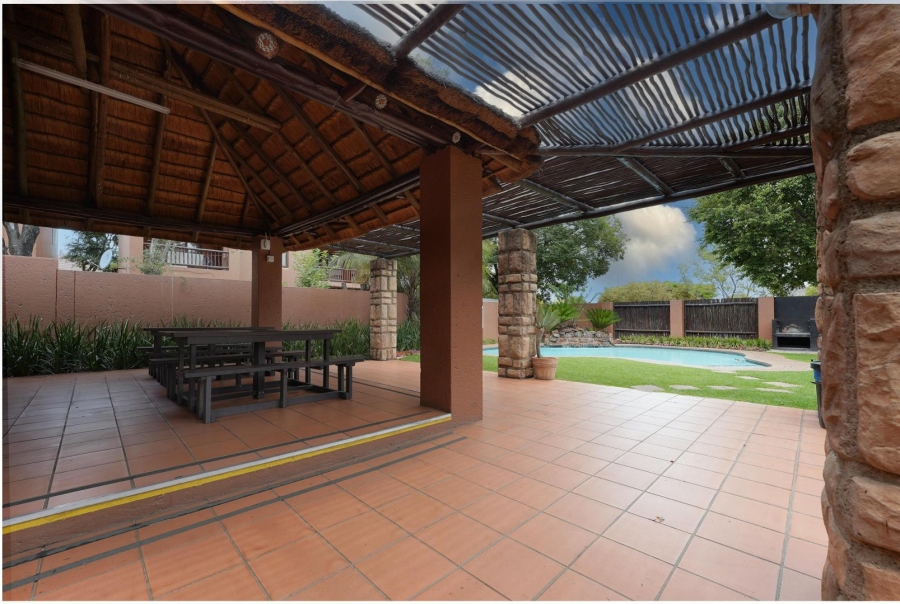 2 Bedroom Property for Sale in Sunninghill Gauteng