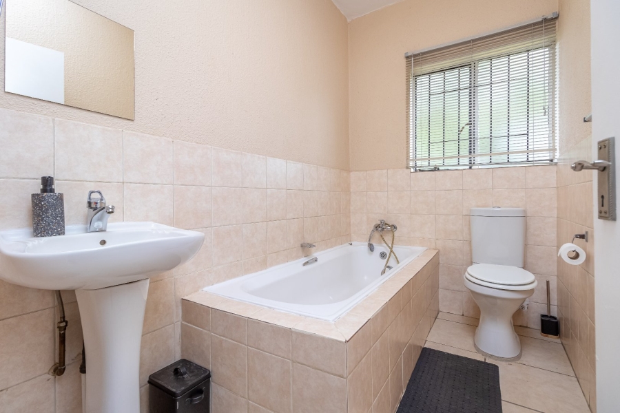 2 Bedroom Property for Sale in Willowbrook Gauteng