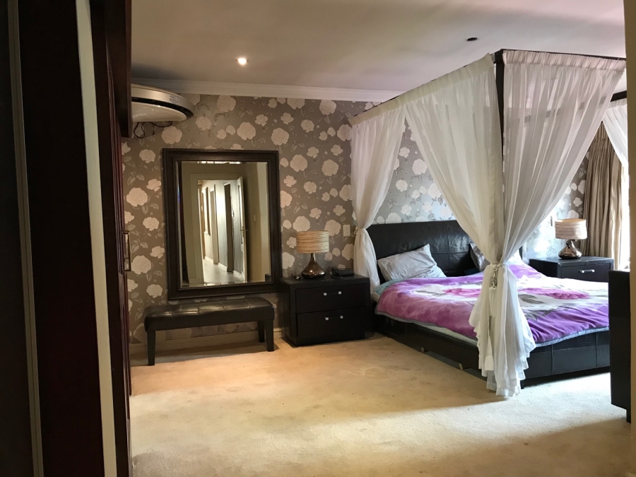 5 Bedroom Property for Sale in Morningside Manor Gauteng