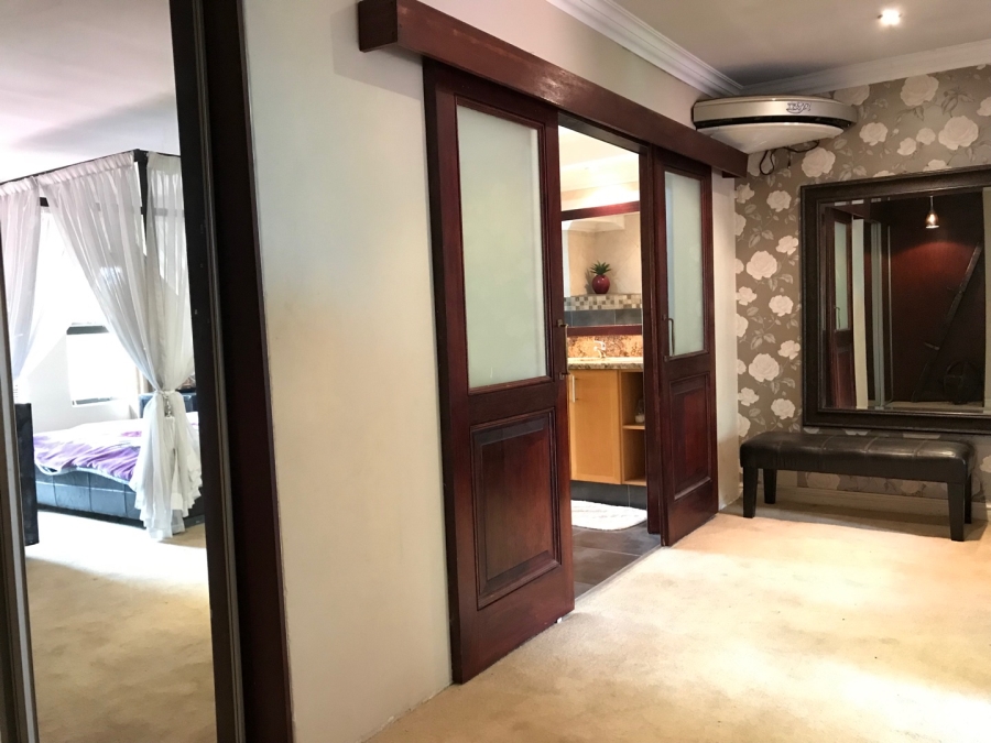 5 Bedroom Property for Sale in Morningside Manor Gauteng