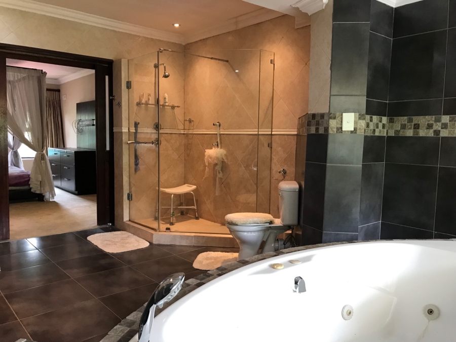 5 Bedroom Property for Sale in Morningside Manor Gauteng