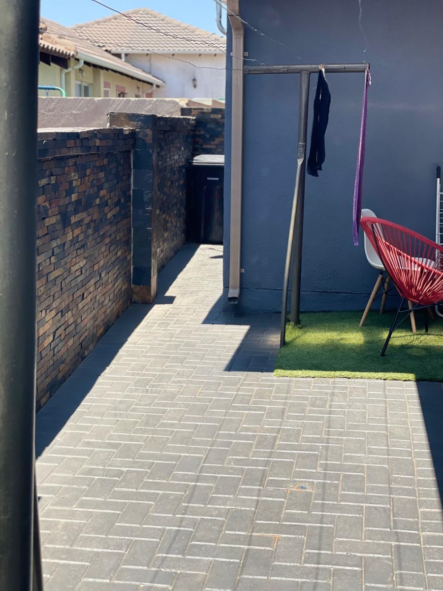 4 Bedroom Property for Sale in Amandasig Gauteng