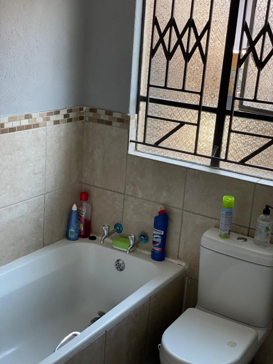 4 Bedroom Property for Sale in Amandasig Gauteng