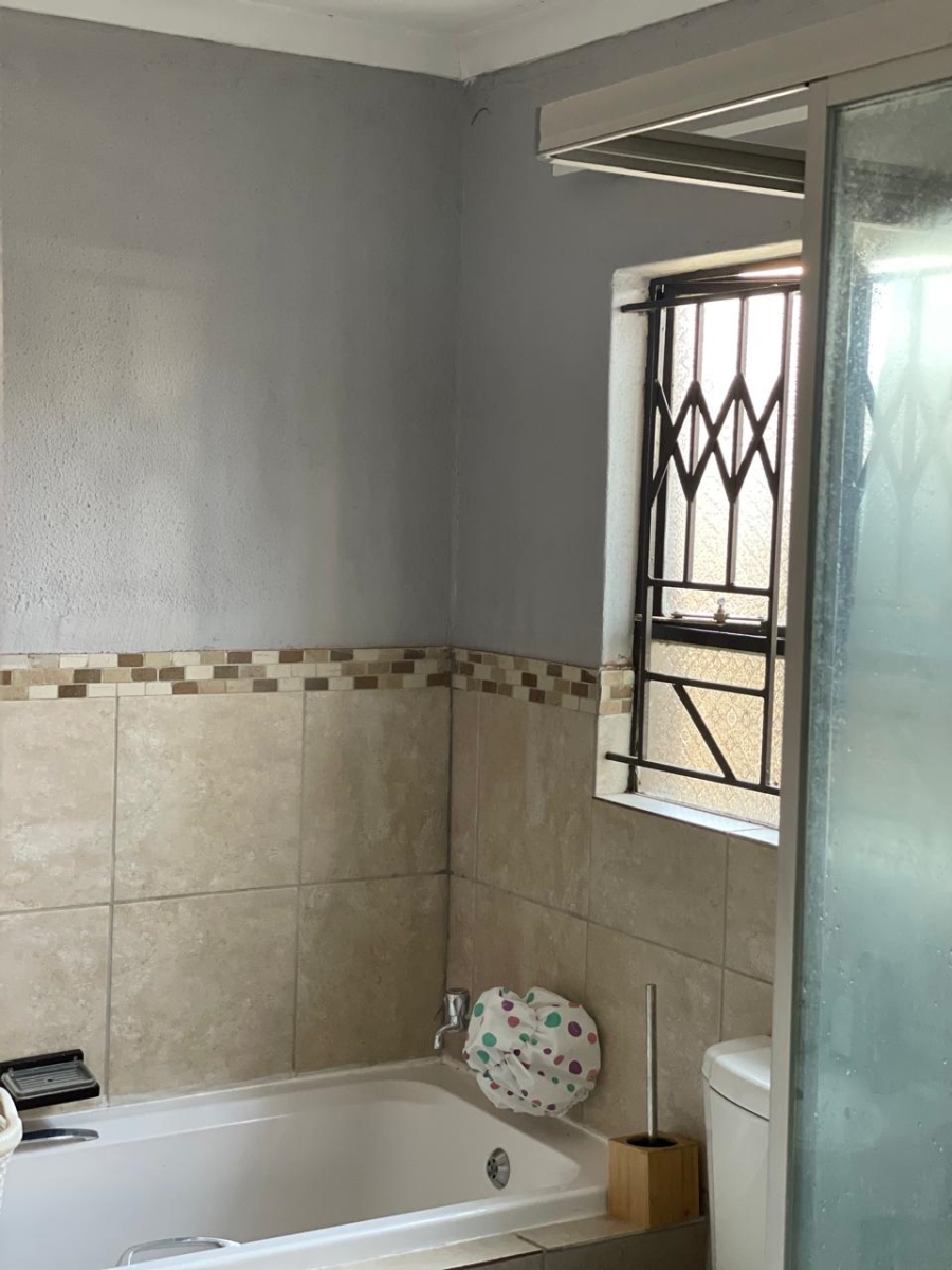 4 Bedroom Property for Sale in Amandasig Gauteng