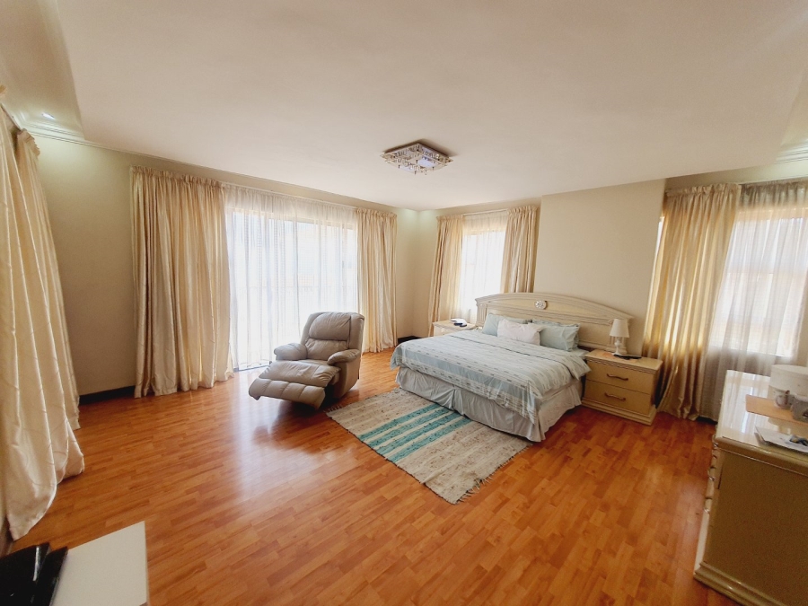 5 Bedroom Property for Sale in Zambezi Country Estate Gauteng