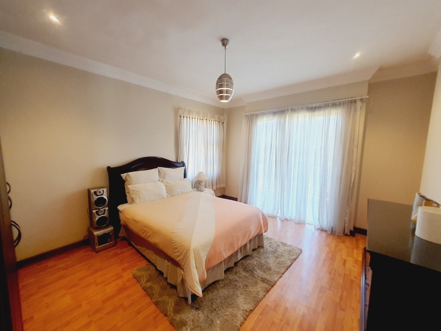 5 Bedroom Property for Sale in Zambezi Country Estate Gauteng