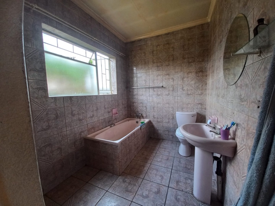 To Let 3 Bedroom Property for Rent in Dunnottar Gauteng