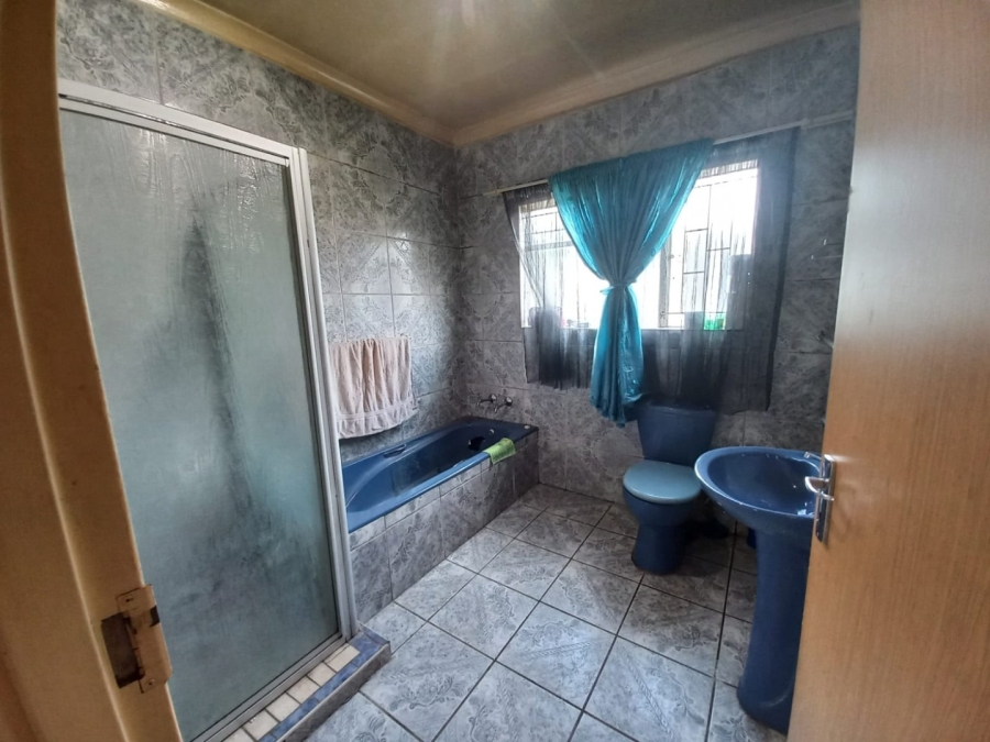 To Let 3 Bedroom Property for Rent in Dunnottar Gauteng