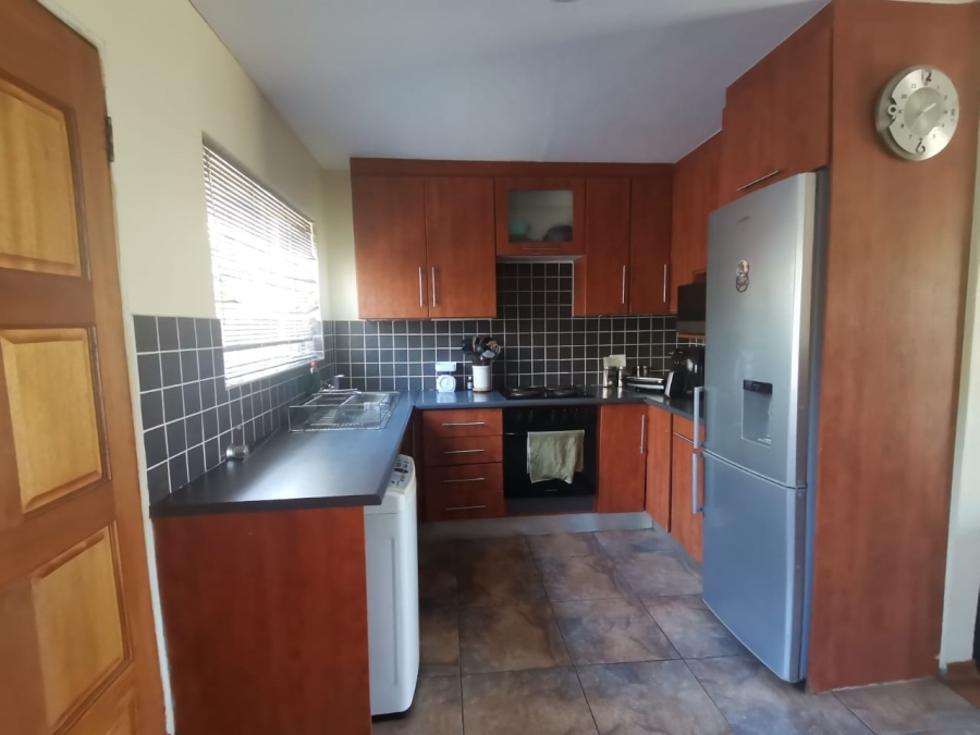 To Let 2 Bedroom Property for Rent in Noordwyk Gauteng