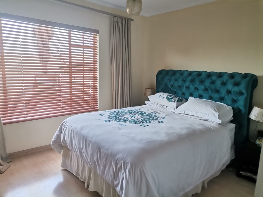 To Let 2 Bedroom Property for Rent in Noordwyk Gauteng