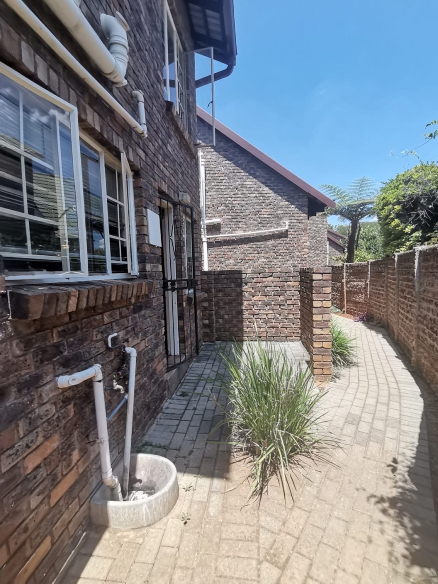 To Let 2 Bedroom Property for Rent in Noordwyk Gauteng