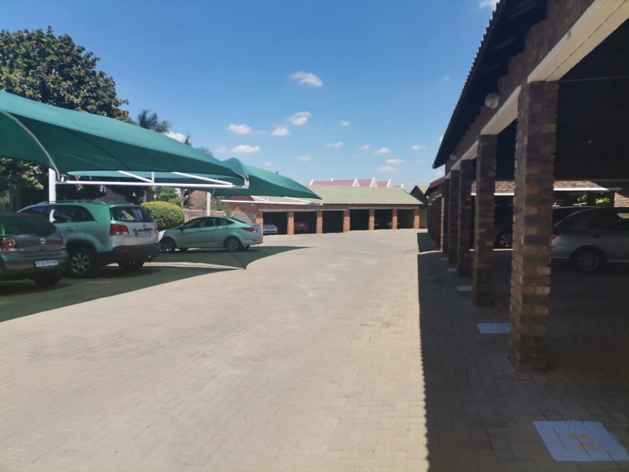 To Let 2 Bedroom Property for Rent in Noordwyk Gauteng