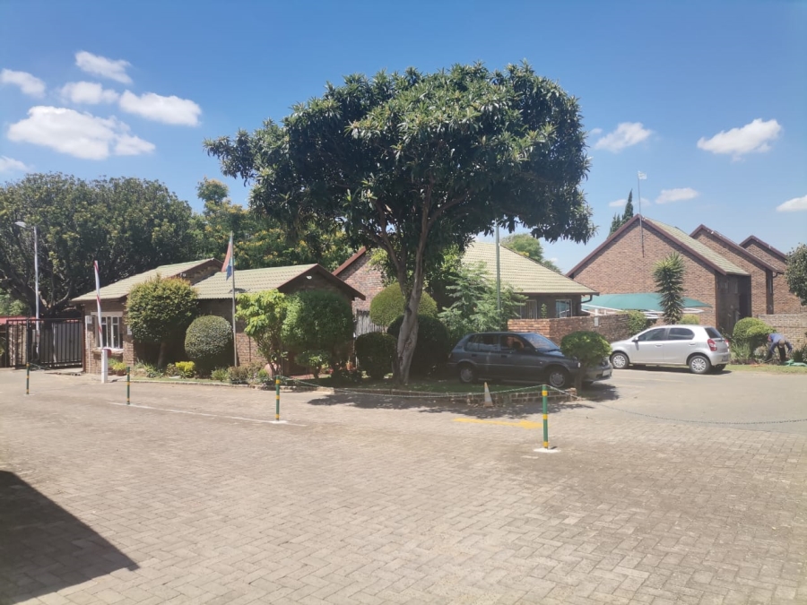 To Let 2 Bedroom Property for Rent in Noordwyk Gauteng