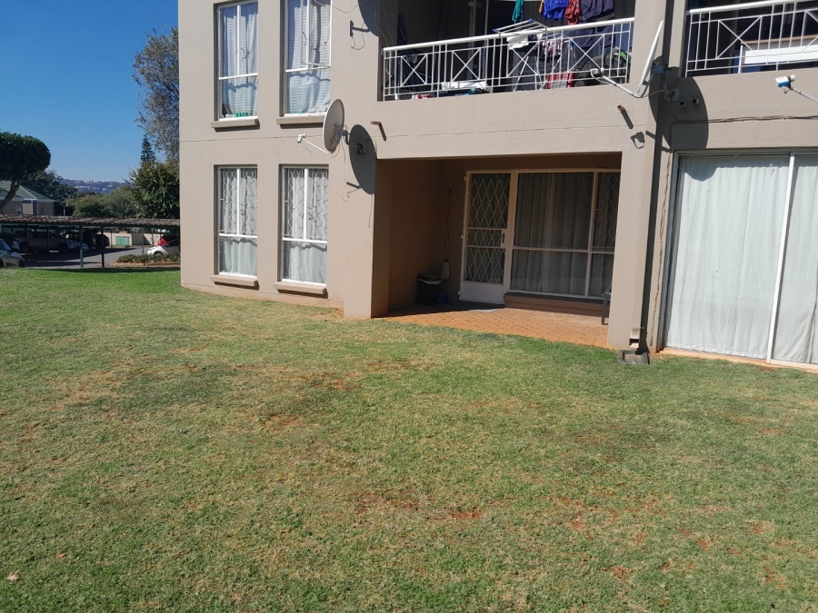 2 Bedroom Property for Sale in Weltevreden Park Gauteng