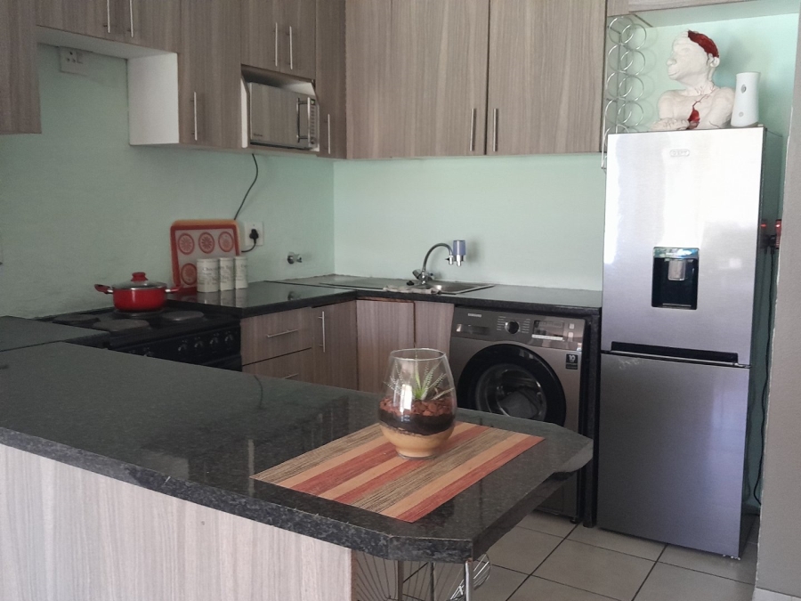 2 Bedroom Property for Sale in Weltevreden Park Gauteng