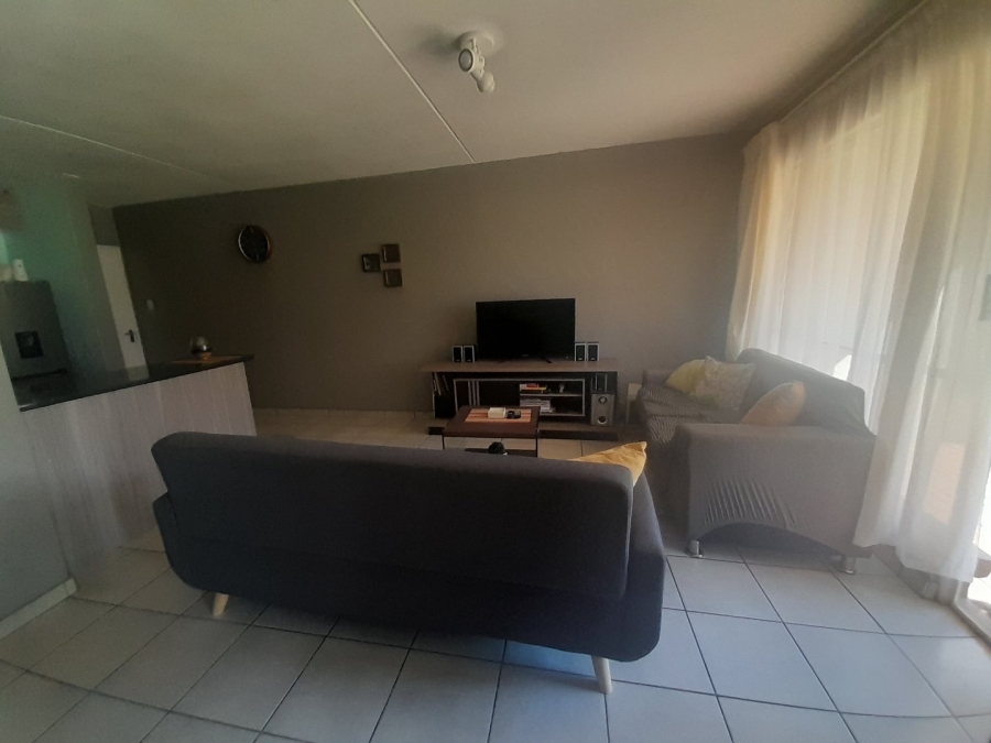 2 Bedroom Property for Sale in Weltevreden Park Gauteng