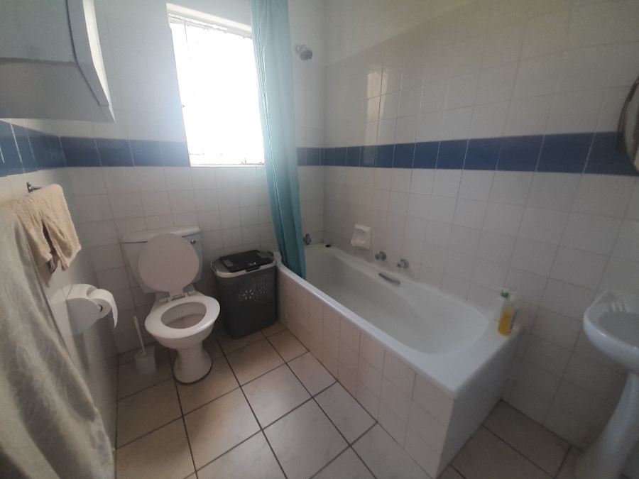 2 Bedroom Property for Sale in Weltevreden Park Gauteng