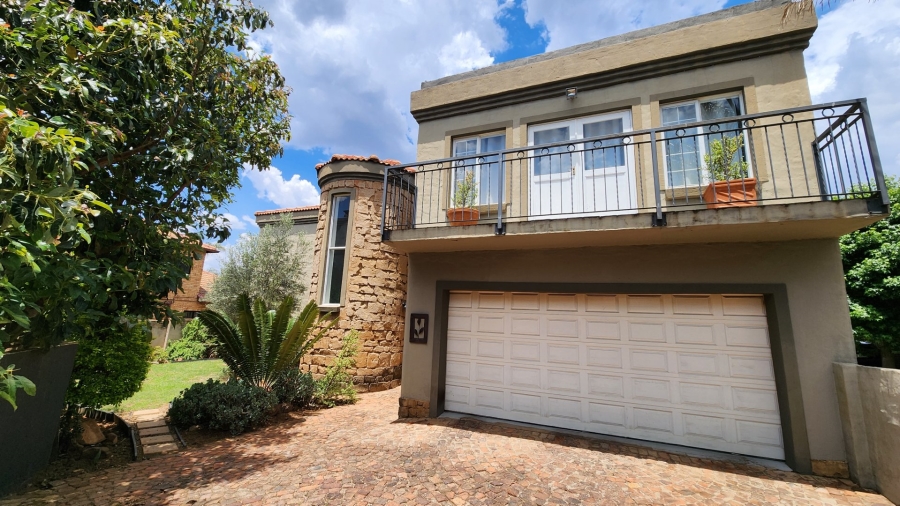 4 Bedroom Property for Sale in Amberfield Crest Estate Gauteng