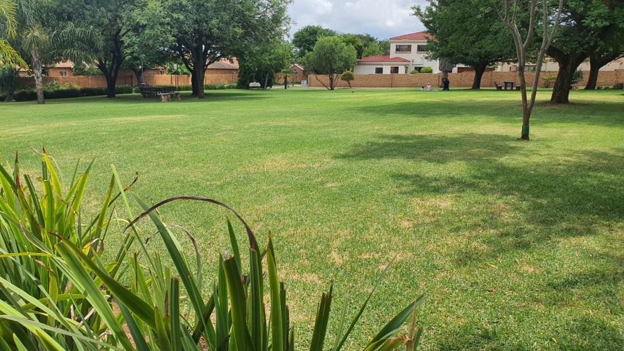 4 Bedroom Property for Sale in Amberfield Gauteng