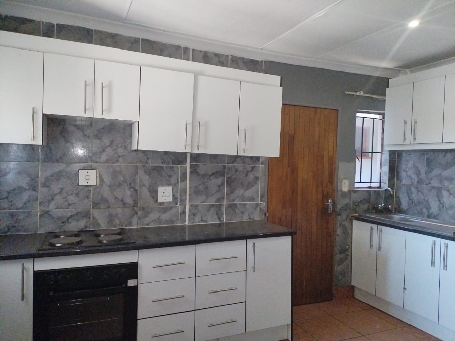 3 Bedroom Property for Sale in Dawn Park Gauteng