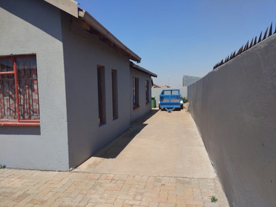 3 Bedroom Property for Sale in Dawn Park Gauteng