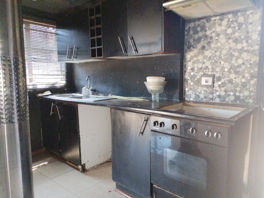 2 Bedroom Property for Sale in Dawn Park Gauteng