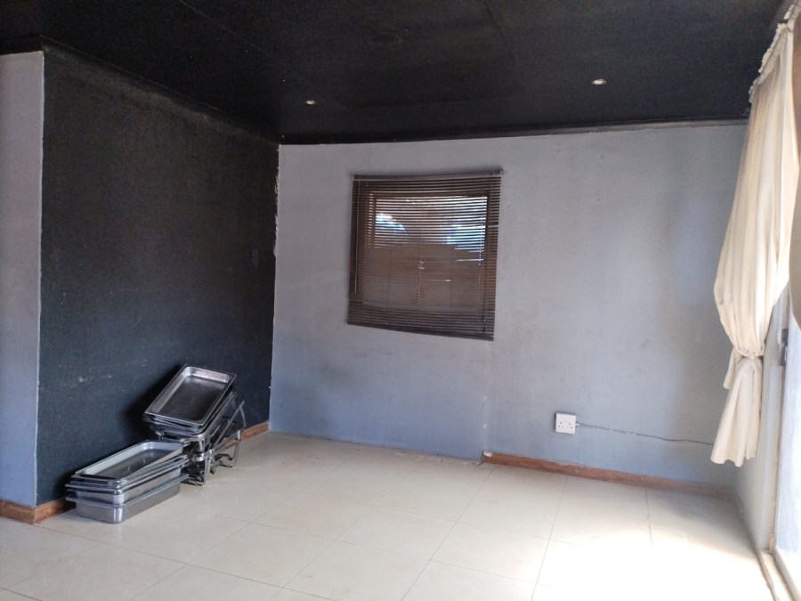 2 Bedroom Property for Sale in Dawn Park Gauteng