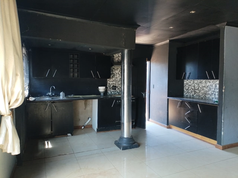 2 Bedroom Property for Sale in Dawn Park Gauteng