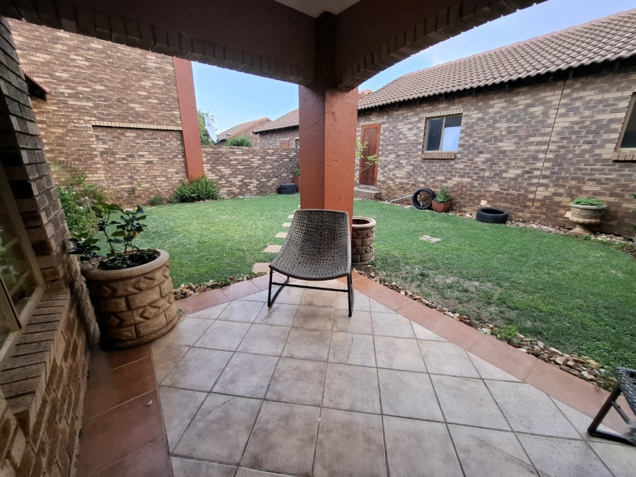 To Let 3 Bedroom Property for Rent in Equestria Gauteng