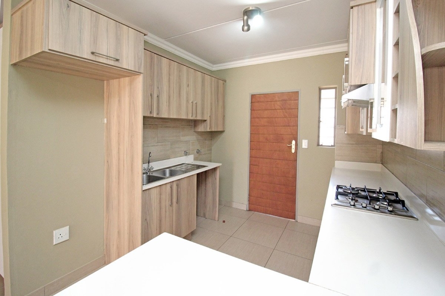 2 Bedroom Property for Sale in Andeon Gauteng