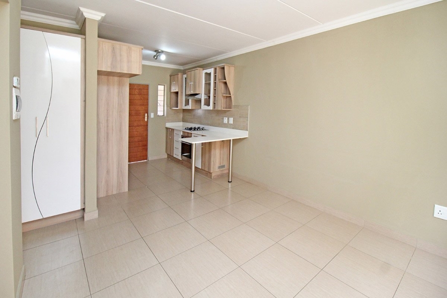 2 Bedroom Property for Sale in Andeon Gauteng