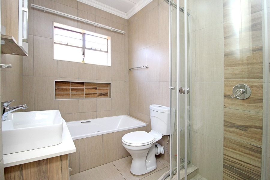 2 Bedroom Property for Sale in Andeon Gauteng