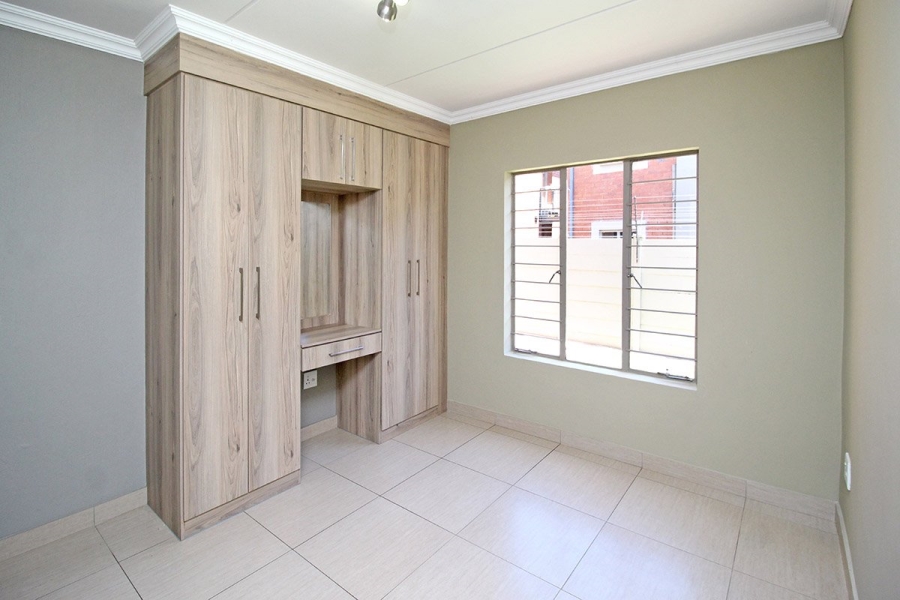 2 Bedroom Property for Sale in Andeon Gauteng