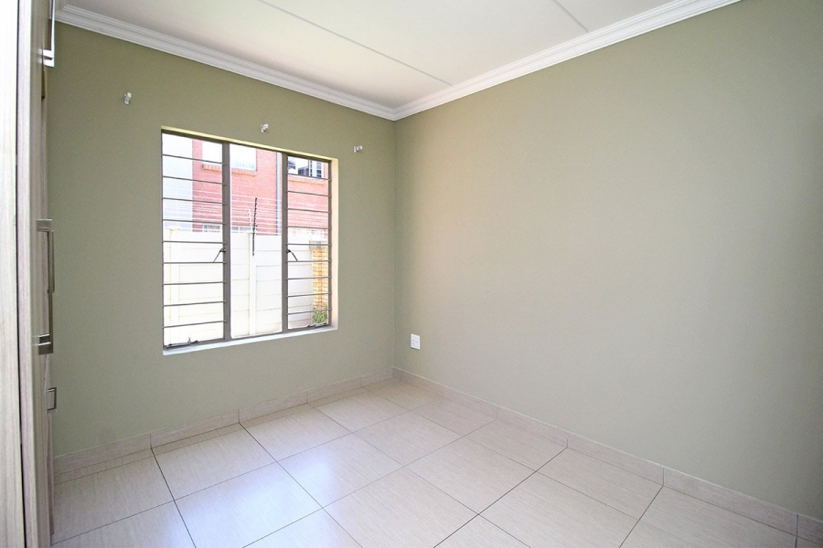 2 Bedroom Property for Sale in Andeon Gauteng