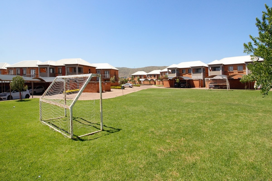 2 Bedroom Property for Sale in Andeon Gauteng