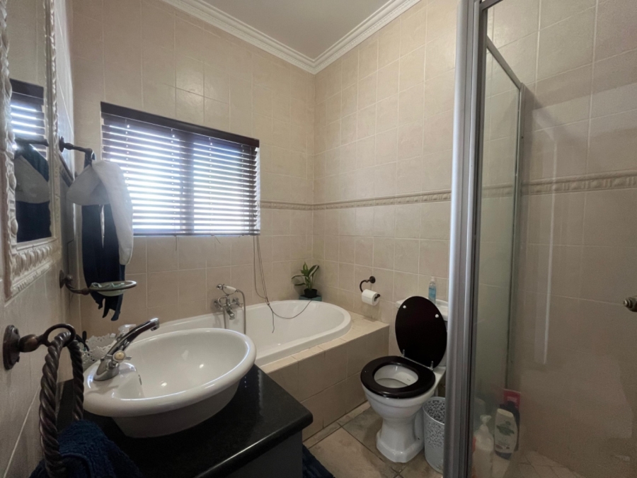 To Let 2 Bedroom Property for Rent in Olympus AH Gauteng