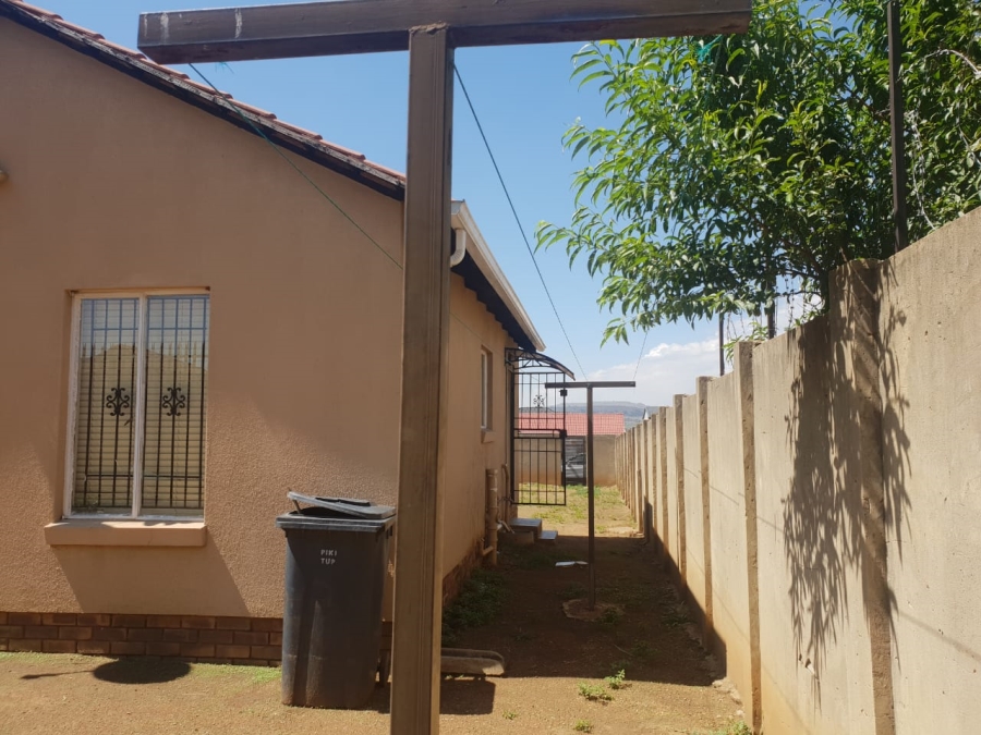 To Let 3 Bedroom Property for Rent in Alveda Gauteng