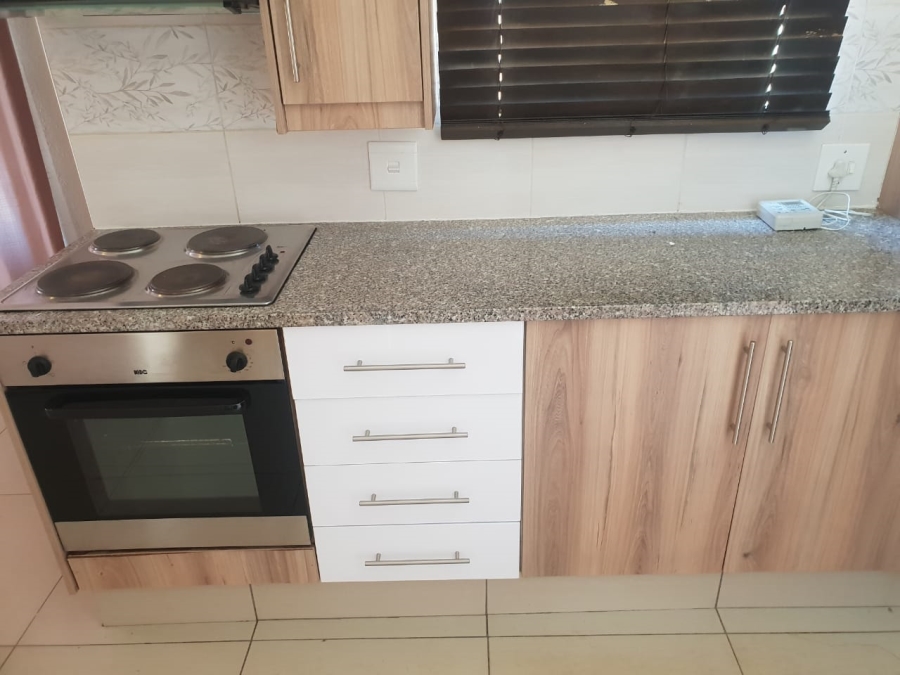 To Let 3 Bedroom Property for Rent in Alveda Gauteng