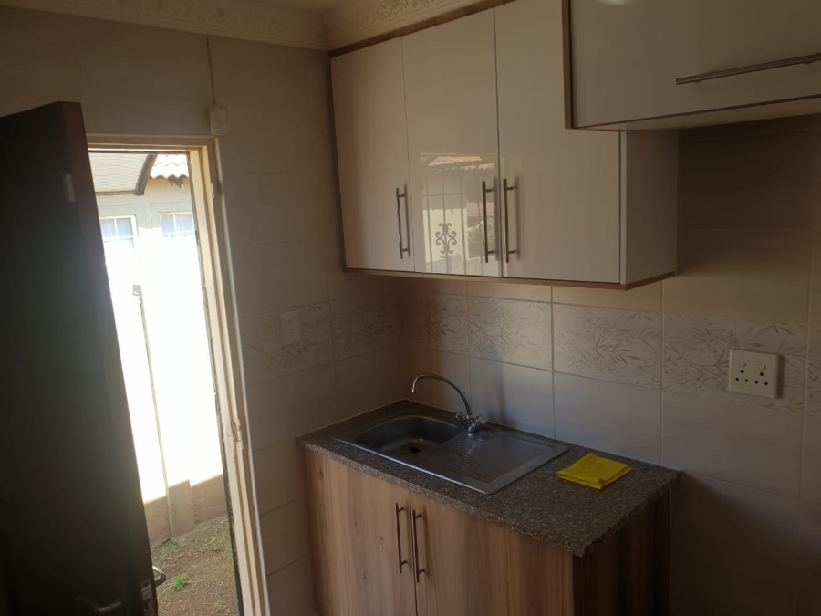 To Let 3 Bedroom Property for Rent in Alveda Gauteng