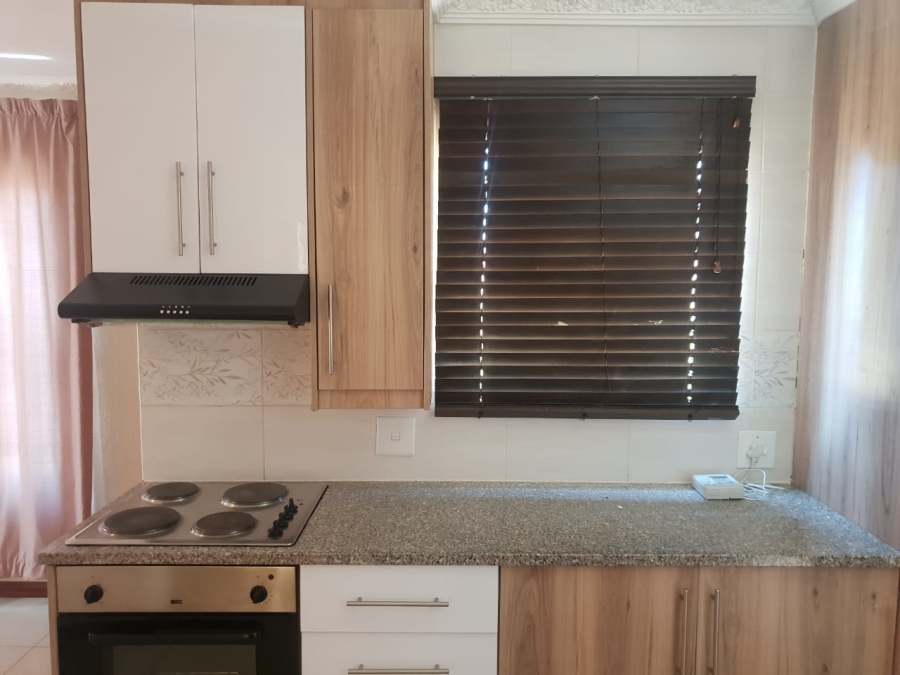 To Let 3 Bedroom Property for Rent in Alveda Gauteng