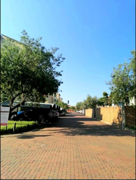 2 Bedroom Property for Sale in Noordwyk Gauteng