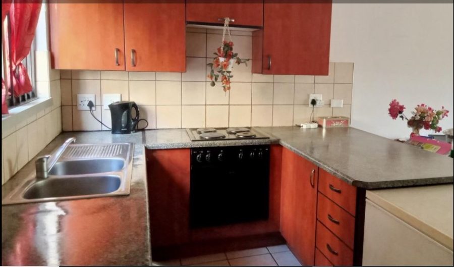 2 Bedroom Property for Sale in Noordwyk Gauteng