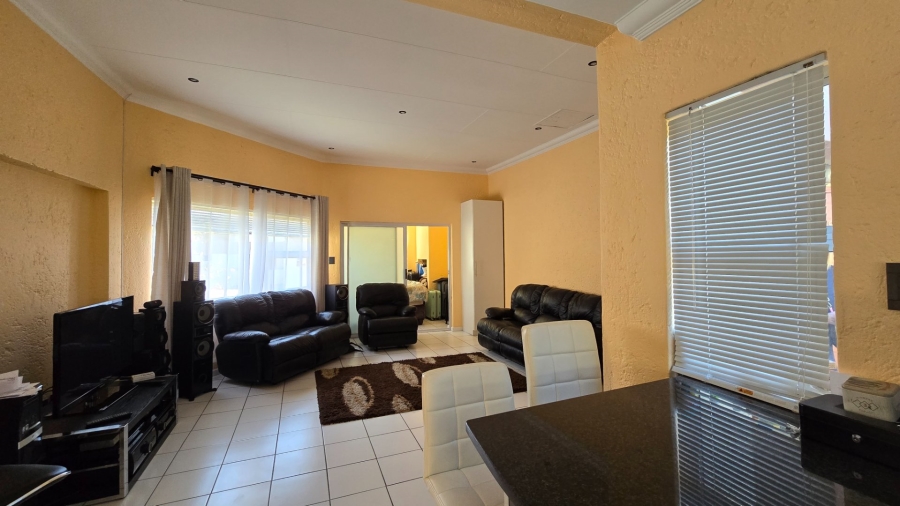 1 Bedroom Property for Sale in Bedford Gardens Gauteng